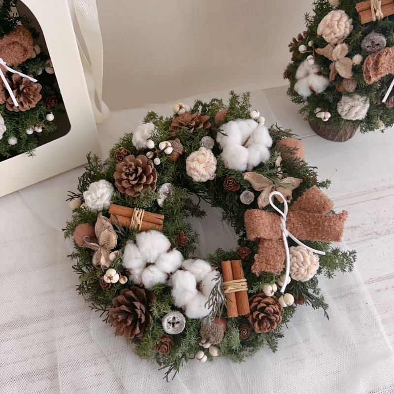 Toffee-colored eternal cedar Christmas wreath - ของวางตกแต่ง - พืช/ดอกไม้ 