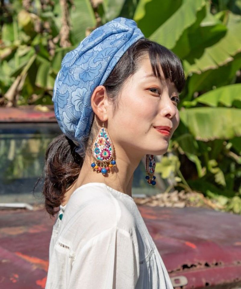 【Gift Popular Pre-Order】Indian Style Embroidery Draping Wooden Bead Earrings (2 Colors) IKCZ2104 - ต่างหู - วัสดุอื่นๆ หลากหลายสี