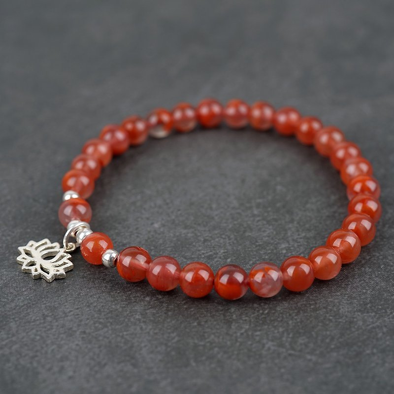 Ice floating South red bracelet time original design s925 sterling silver lotus pendant Sichuan material Liangshan agate bead simple - Bracelets - Other Materials 