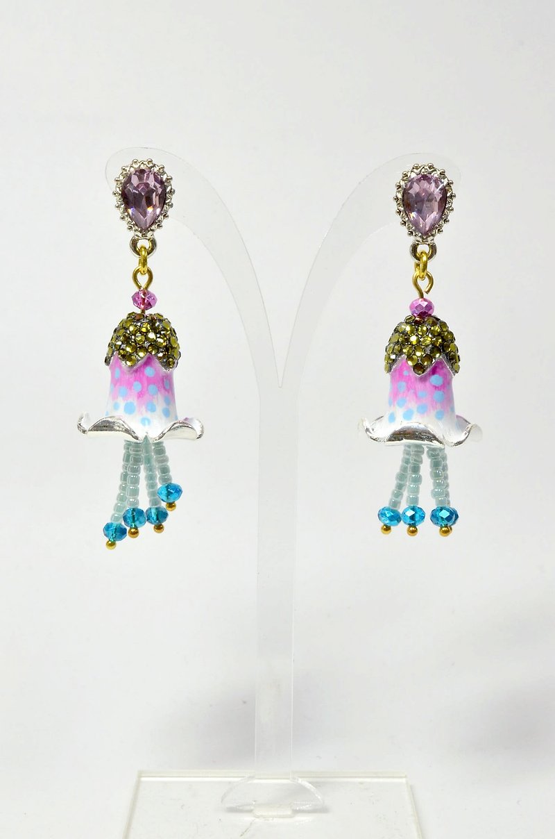 手繪琺瑯鈴蘭花朵耳環 SWAROVSKI水晶 藝術品飾物系列 單隻發售 - 耳環/耳夾 - 塑膠 銀色