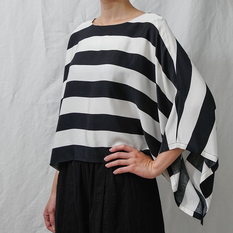 French elegance. Black and white striped wide sleeve top. Spring and Summer | Ysanne - Women's Tops - Cotton & Hemp Black