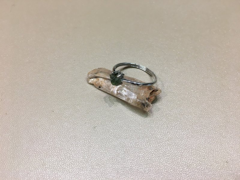 捷克隕石開口戒指 - 蘊藏極大能量 有助開心 發財及辟邪 - 戒指 - 水晶 