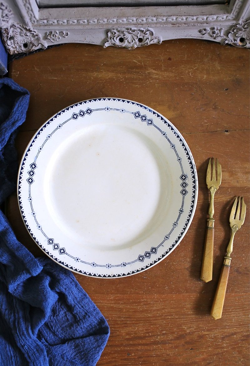 フランスアンティークの古い花のプレートNo.2ディナープレート - 皿・プレート - 陶器 ホワイト