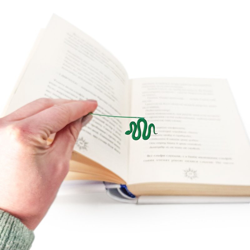 Bookmark Little Green Snake | Small Bookish Gift - ที่คั่นหนังสือ - โลหะ สีเขียว