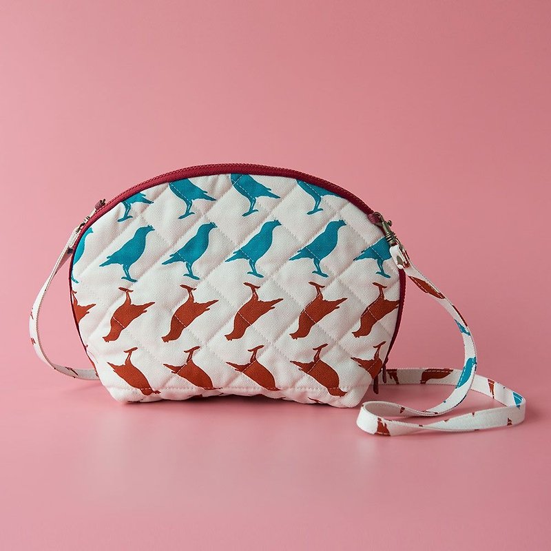 Bun-Shaped Quilted Crossbody Bag / Crested Myna No.5 / Old Building Pink - Messenger Bags & Sling Bags - Cotton & Hemp Red
