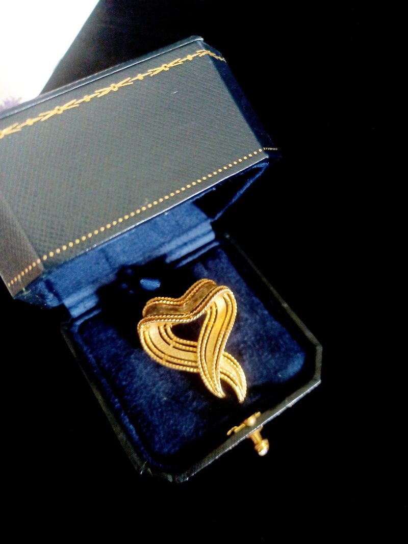 vintage jewelry Lisner 金絲心形缎帶蝴蝶結 胸針 別針 - 胸針 - 其他金屬 