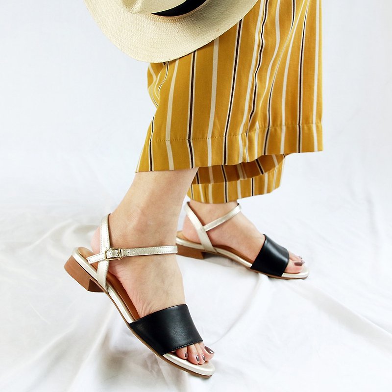 Simple and stylish wide word with sandals / black / S2-19516L / special trapezoidal design - รองเท้ารัดส้น - หนังแท้ สีดำ