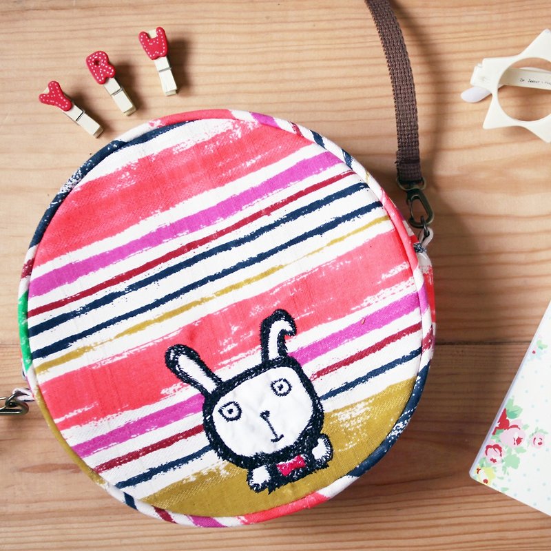 Monster Children's Drawing Embroidery Pattern Side Backpack (Bunny Bounce) - กระเป๋าแมสเซนเจอร์ - วัสดุอื่นๆ หลากหลายสี