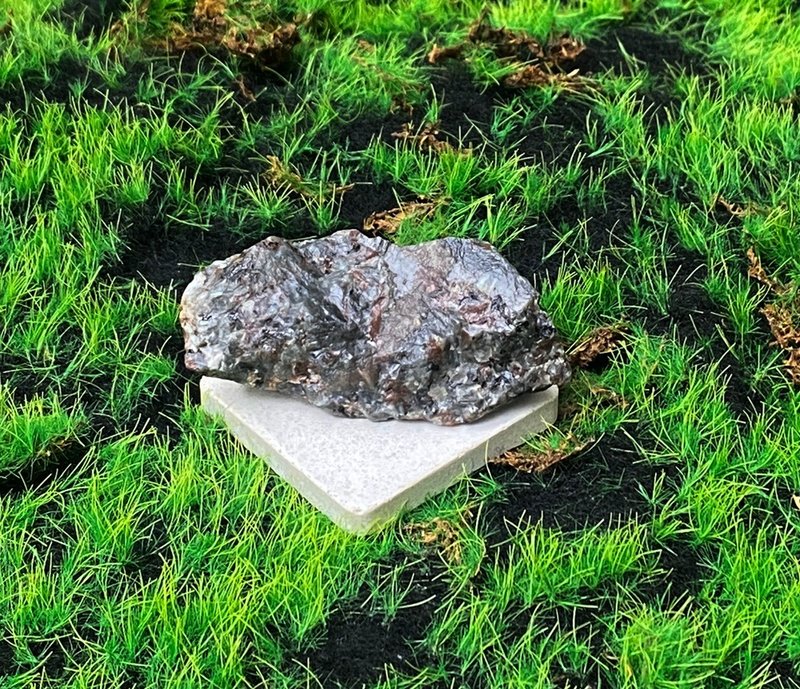 火焰石 |天然能量水晶礦石 | 增智慧 排除負能量 平緩心中雜念 - 擺飾/家飾品 - 水晶 黑色