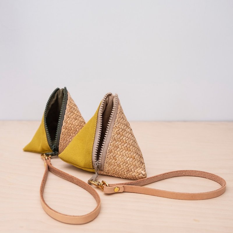 Simple Life Series | Rush woven rice dumpling three-dimensional change includes 6 colors of leather straps - Coin Purses - Plants & Flowers 