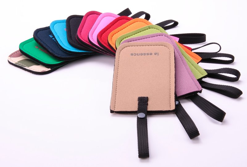 LE-213N カード・ID・磁気カード保護ケース キー・悠遊カードケース～ウェットスーツ素材。台湾製 - 定期入れ・パスケース - 防水素材 