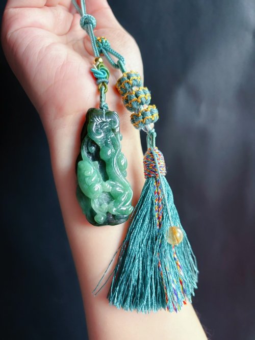 樂藏｜輕珠寶｜手作能量 天然緬甸玉 翡翠 螭龍 如意 一葉致富 發財 包掛 禮物 車掛