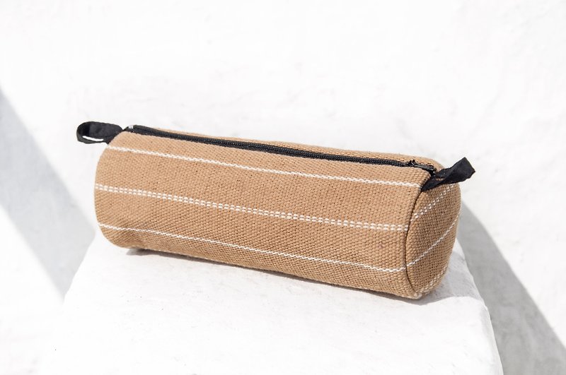 Mother's Day gift birthday gift Valentine's Day gift graduation gift a limited edition / feel canvas pencil case / pouch / woven felt pencil case / national wind pouch / cotton woven pencil case / texture Wenfangju - wandering in the Salar Desert - กล่องดินสอ/ถุงดินสอ - ผ้าฝ้าย/ผ้าลินิน สีกากี