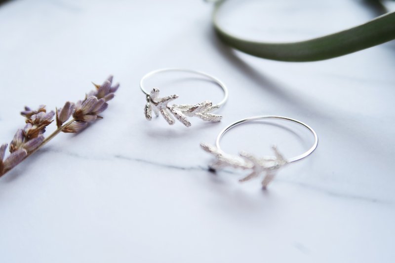 A pair of forest 925 sterling silver lavender earrings - ต่างหู - เงินแท้ สีน้ำเงิน