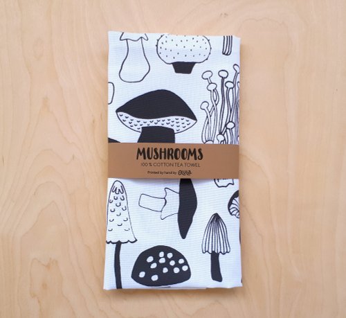 Olula Mushrooms tea towel to cheer up your home. 100% coton, printed by hand.