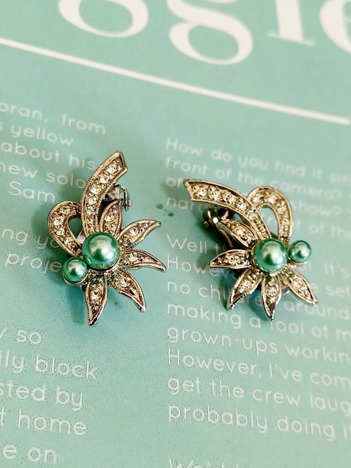 老時光製造所 vintage jewelry 典雅翠綠珍珠立體花卉 夾式耳環