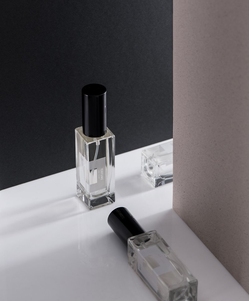 #Quick Shipping# Themed Light Perfume The Most Durable Men's Fragrance - 30ml - น้ำหอม - วัสดุอื่นๆ สีใส