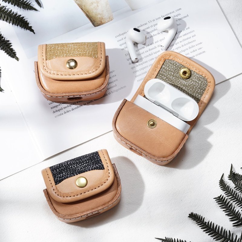 【Hiyori Essentials】日和小物 帆布拼接植鞣革 無線耳機保護套 - AirPods/耳機保護套 - 真皮 多色