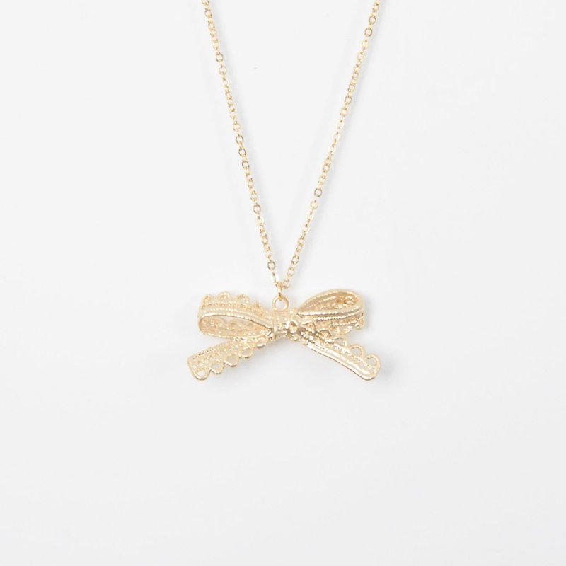 蕾絲。蝴蝶結。金 項鍊 Lace。Gold Bow Necklace - 頸鏈 - 其他金屬 金色