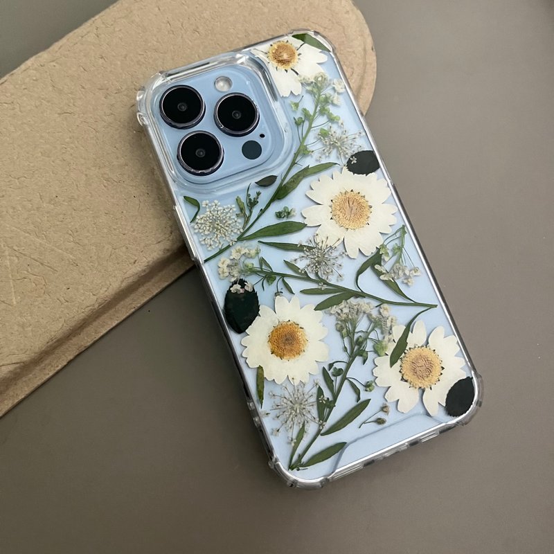 Daisy pressed flowers phonecase - Phone Cases - Plastic White