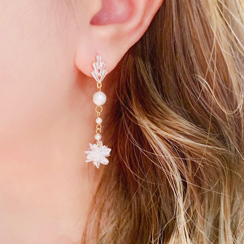 Alva Earrings | Freshwater pearls, mother-of-pearl, man-made crystals, 925 sterling silver earrings - ต่างหู - ไข่มุก ขาว