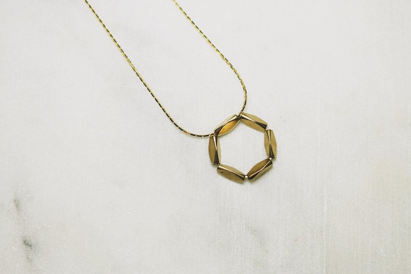 // brass necklace // - สร้อยคอ - โลหะ สีทอง