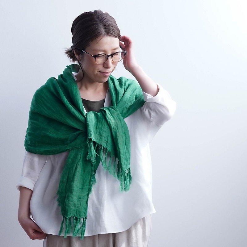 wafu - 圍巾 Double gauze linen shawl / Malachite Green z004c-mgn2 - Knit Scarves & Wraps - Linen Green