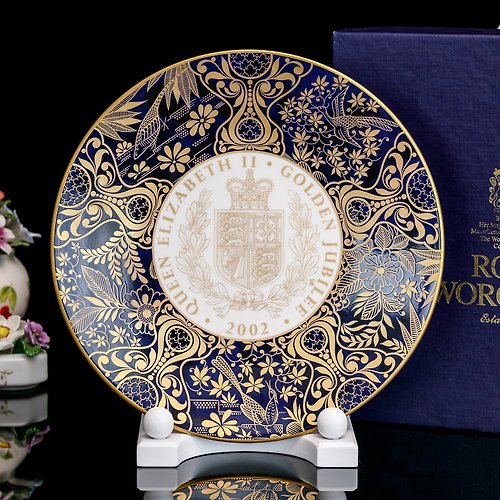 擎上閣裝飾藝術 英國製Royal Worcester尊榮天下2002女王24k燦金限量骨瓷盤掛盤