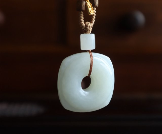 天然新疆羊脂玉平安扣 和田玉四角平安扣ペンダントネックレス