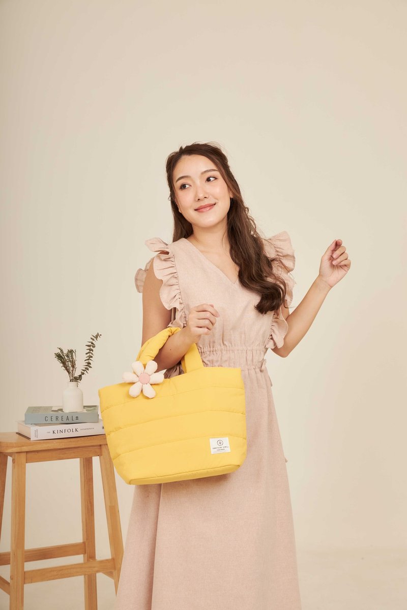 PUFF - nylon puffy tote bag (yellow) - กระเป๋าถือ - ไนลอน สีเหลือง