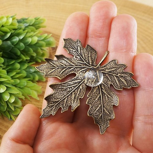 AGATIX Gold Brass Maple Leaf Brooch Pin Forest Woodland Botanical Brooch Pin Jewelry