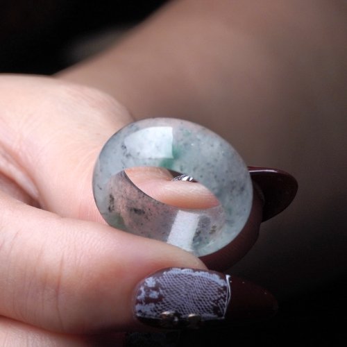 瓔珞珠寶盒 E.L.Jewelry Box 玻璃種飄花翡翠戒指戒圈 | 國際13圍 | 天然緬甸玉翡翠A貨 | 送禮
