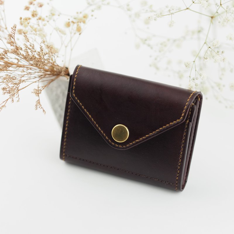 Envelope shape coin purse coffee red handmade leather - กระเป๋าใส่เหรียญ - หนังแท้ สีนำ้ตาล