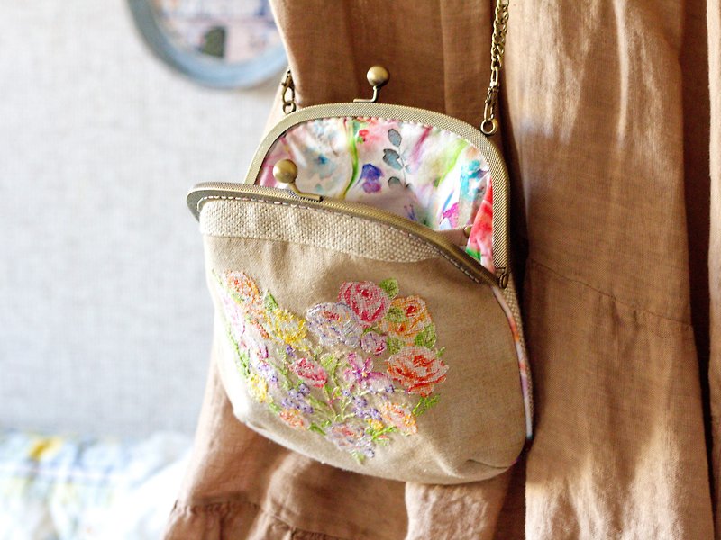 Handmade shoulder bag with cross stitched Romatic Floral Heart, crossbody - กระเป๋าถือ - วัสดุอีโค สึชมพู