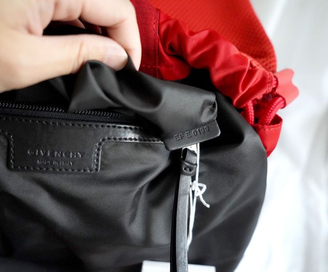 GIVENCHY red heart-shaped genuine leather cross-body handbag