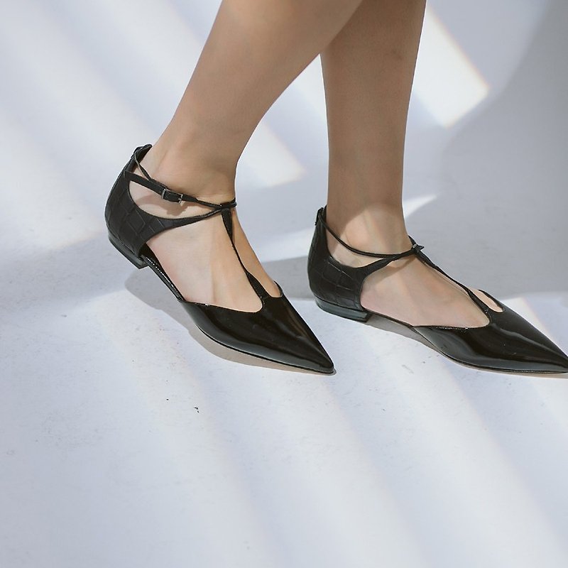 Irregular line width winding point flat shoes black - Sandals - Genuine Leather Black