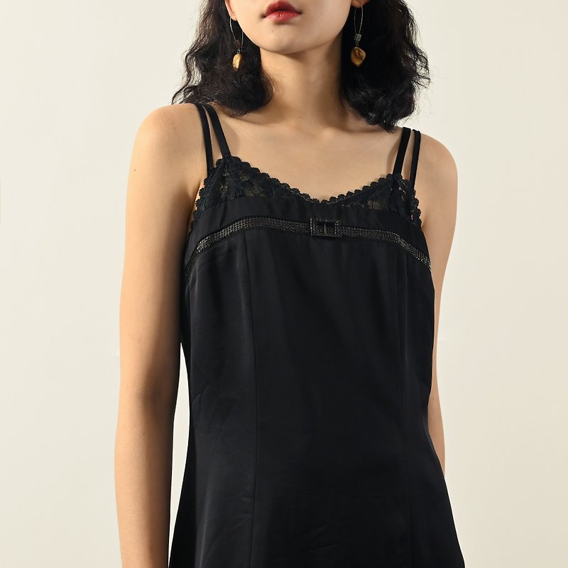 【NaSuBi Vintage】精工蕾絲細肩帶緞面古著洋裝 - 連身裙 - 其他人造纖維 黑色