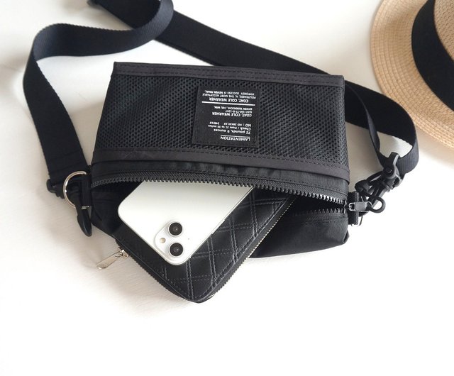 melitum 撥水ナイロンメッセンジャーバッグ 黒 カラビナ付き meltum | メルタム NYLON MESSENGER BAG