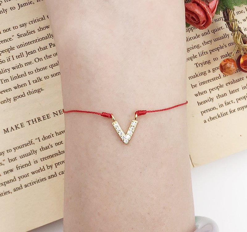 Happiness line sterling silver gold plated V word rhinestone victory red line bracelet marriage line month old hand rope drill - Bracelets - Cotton & Hemp Red