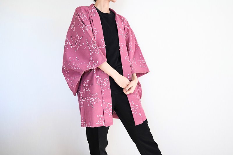 Japanese KIMONO, floral kimono, pink haori, authentic kimono, traditional kimono - เสื้อแจ็คเก็ต - เส้นใยสังเคราะห์ สึชมพู