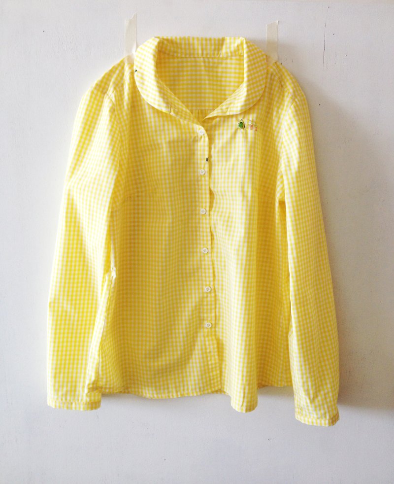 Shirt - grapefruit tea - Women's Shirts - Cotton & Hemp Yellow