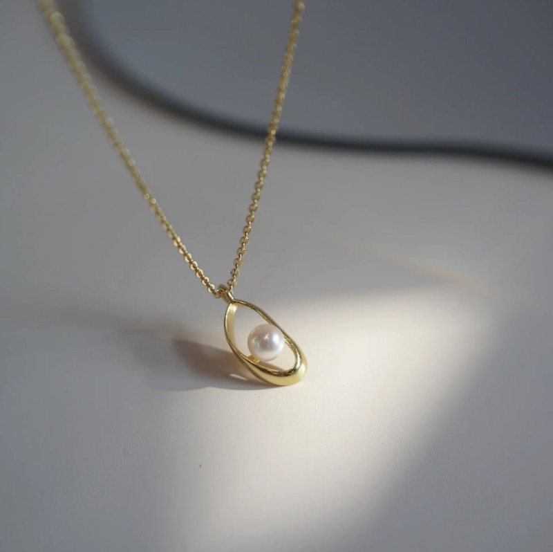 Dawn Pearl Necklace - สร้อยคอ - ไข่มุก สีทอง