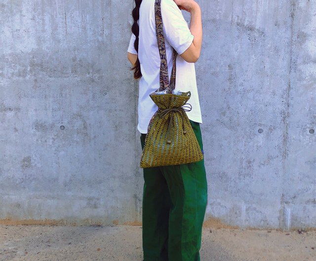 PVC・布・編み巾着バッグ】Drawstring bag ーGreen and Paisleyー