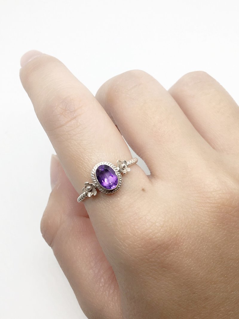 紫水晶925純銀花朵戒指 尼泊爾手工鑲嵌製作 - 戒指 - 寶石 紫色
