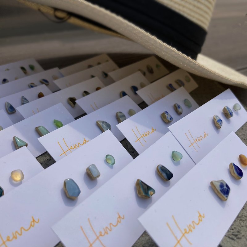 sea glass and sea pottery stud earrings made by kintsugi M【3piece set】 - Earrings & Clip-ons - Stainless Steel Gold