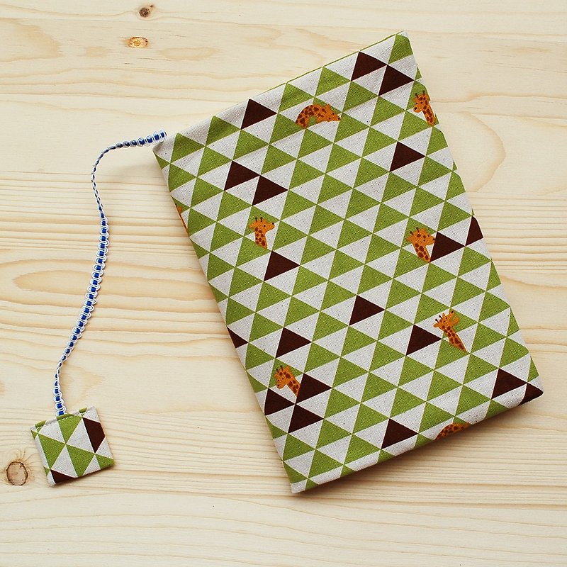 A5 triangle grid giraffe_green book jacket - สมุดบันทึก/สมุดปฏิทิน - ผ้าฝ้าย/ผ้าลินิน สีเขียว