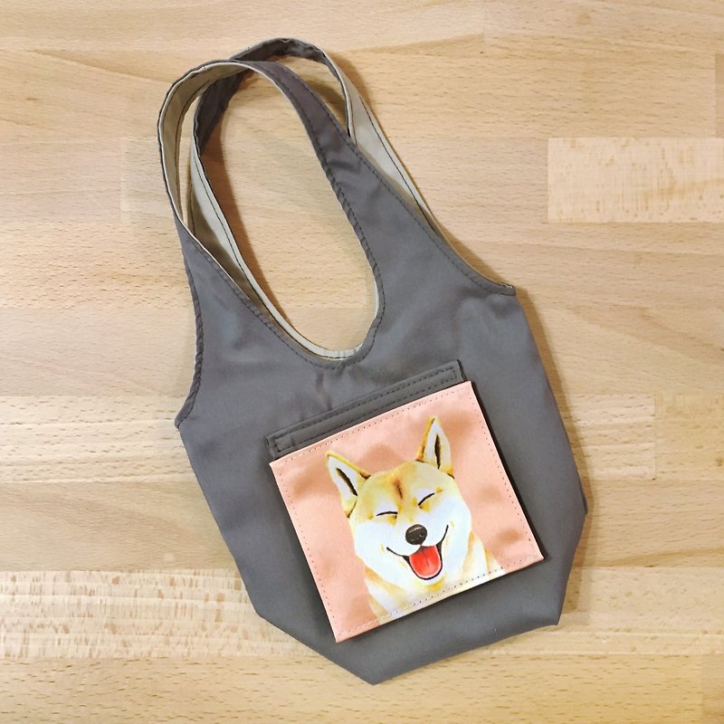 Double-sided water-repellent environmental protection beverage cup bag-Shiba Inu (optional color) - กระเป๋าถือ - ไฟเบอร์อื่นๆ หลากหลายสี