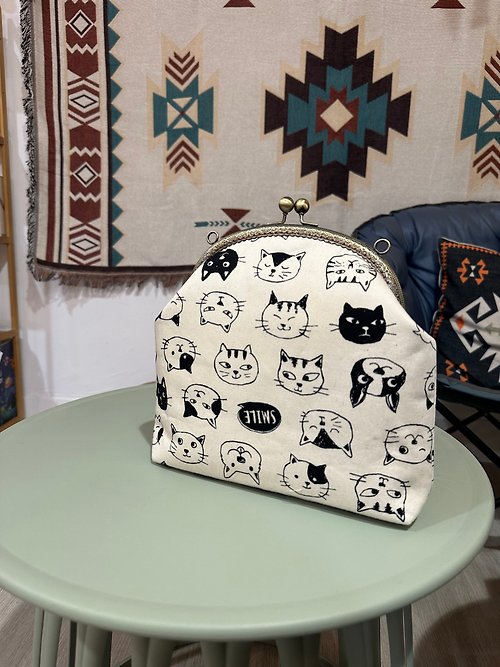 lucy's handmade 貓貓貓貓弧型口金包【母親節禮物】
