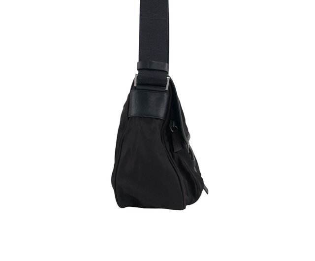 PRADA ダークブラウン ナイロン ショルダーバッグ 日本直送 名牌中古包 】PRADA プラダ ショルダーバッグ ダーク