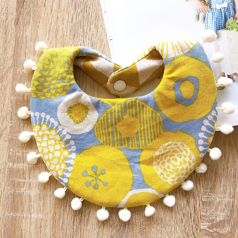 Hand-made bib pocket/six-fold yarn/baby bib/modeling bib/Japanese style/flower geometry/double-sided/hair ball - Bibs - Cotton & Hemp 